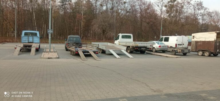 pomoc-drogowa-laweta-autolaweta-transport-przewoz-aut-lokalny-przewoznik-radom-mazowieckie-kacper-brodowski-materialy-budowlane-meble-przewoz-rzeczy